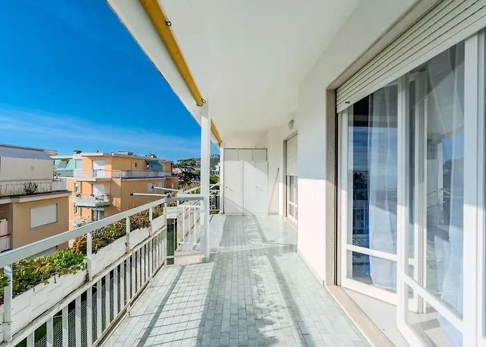 Seaview With A Terrace! 公寓